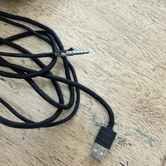 Logitech wired headset with microphone - Picture 3 of 3